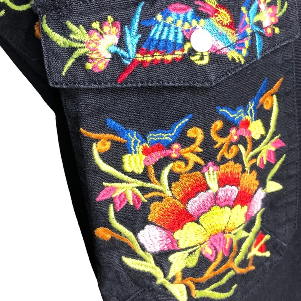 2 Friends Black Embroidered Crop Adjustable Drawstring Leg Capri Pants Size 10 - Picture 8 of 11